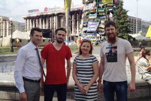 Рятівники героїв