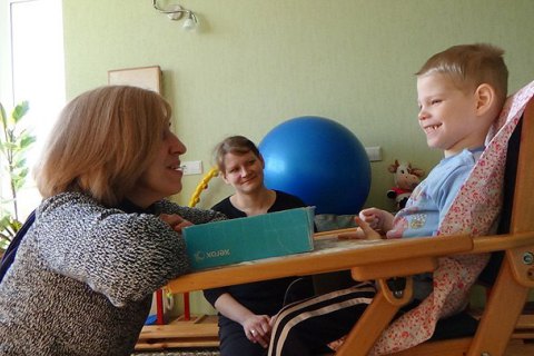 Раннє втручання: вікно можливостей для особливих дітей