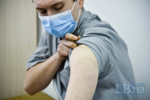 Черга за щепленнями в Дії. Що з нею не так?