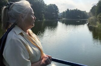 Ще осінь зовсім молода