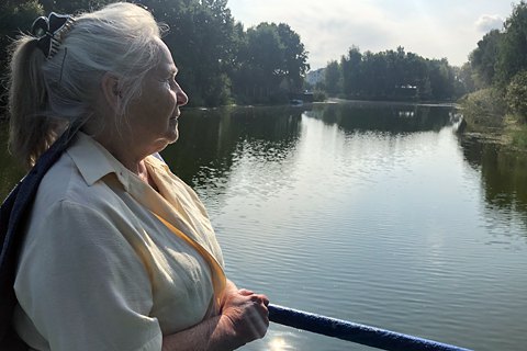 Ще осінь зовсім молода