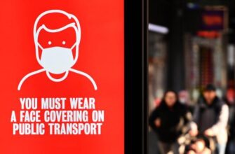 Омікрон заразніший, але не такий небезпечний. То чого очікувати від нової хвилі ковіду?