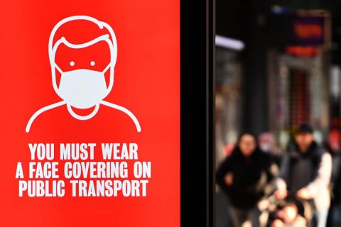 Омікрон заразніший, але не такий небезпечний. То чого очікувати від нової хвилі ковіду?