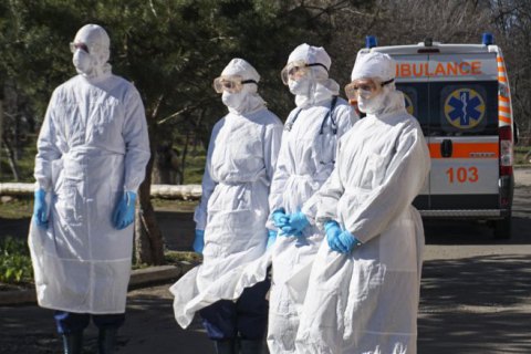 «Нам страшно так само, як і вам»: українські медики проти коронавірусу