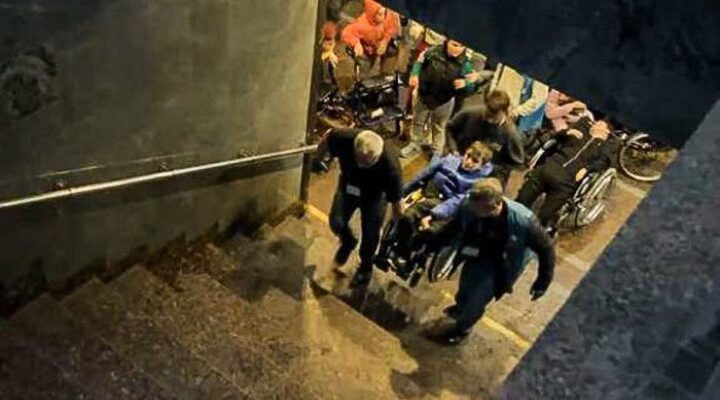 Назад до інтернату. В Дніпро без пояснень повернули з-за кордону 29 дітей з інвалідністю