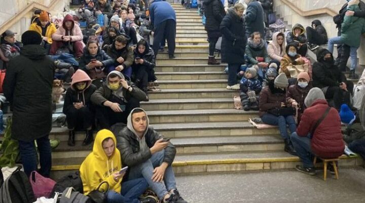 Що може покращити ваш стан під час чи після обстрілу. Лікарі допомагають зібрати сумку самопідтримки