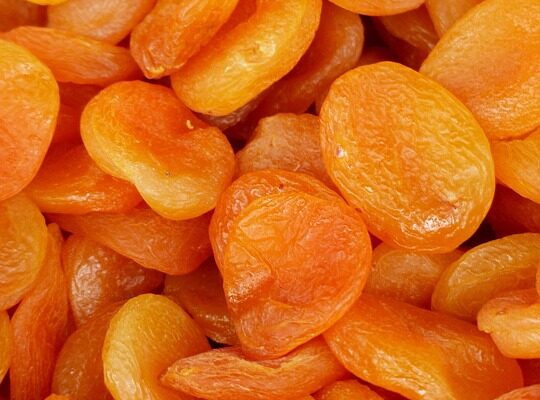 курага користь і шкода