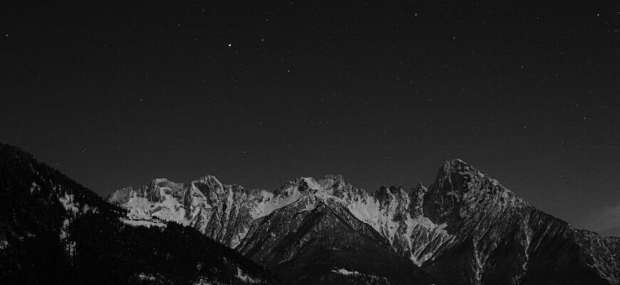 сценарій до нового року смішний