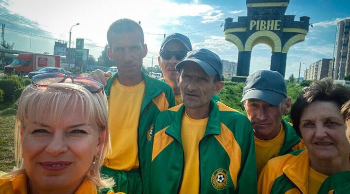 Учаться готувати й оплачувати комуналку: як мешканці психоневрологічного інтернату на Волині готуються повернутися в соціум