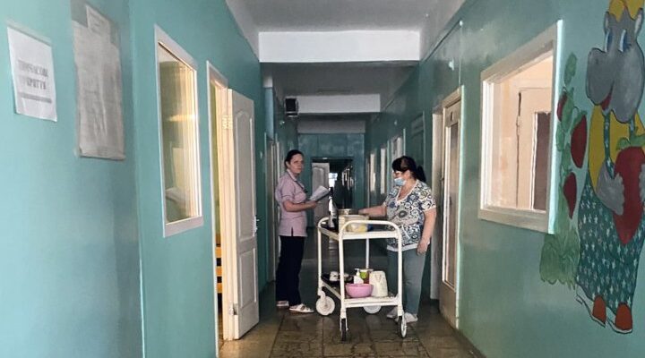 Фото«Ви чиї? Наші чи не наші? Дурдом!»: як я лікую дитину в евакуйованій через погрози білорусів лікарні