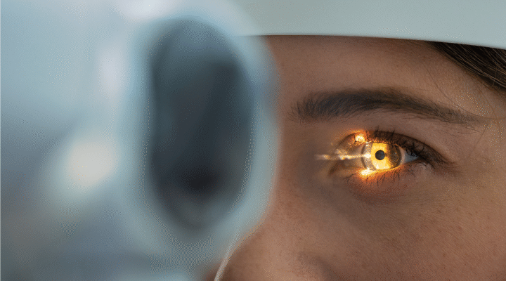Думаєте про лазерну корекцію зору? Пояснюємо, кому і коли можна, які протипокази і чи може впасти зір після