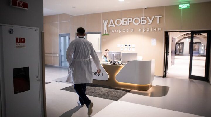 Партнерський репортаж, Фото«У пацієнта з руки стирчить болгарка»: один день з життя лікарів приймального відділення