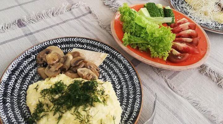 Я прибрала сільничку зі столу. Чому варто шукати «приховану» сіль у продуктах