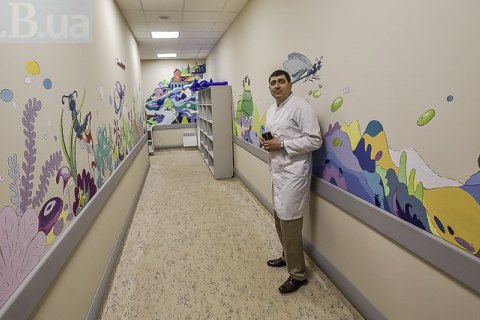 Начмед "Охматдиту" Юрій Довбня: "Важко відмовити дитині просто через те, що її нема де покласти"