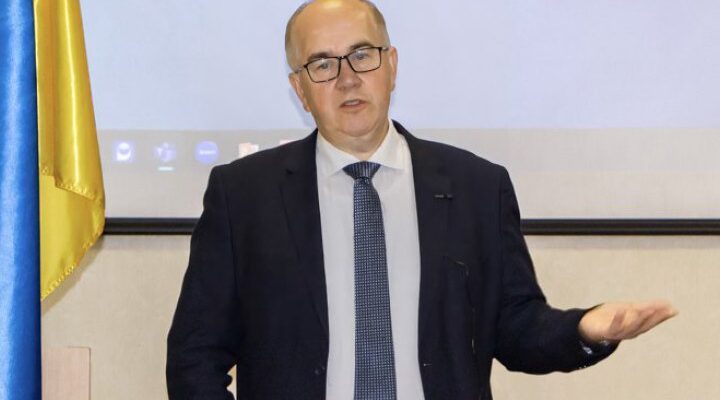 Додаткові вакцини проти сказу будуть уже в листопаді. Проблему пояснює директор Центру громадського здоров’я Володимир Курпіта