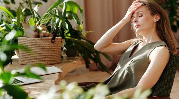 Спека в Україні посилюється: чому від неї може боліти голова, пояснює неврологиня Олександра Щебет