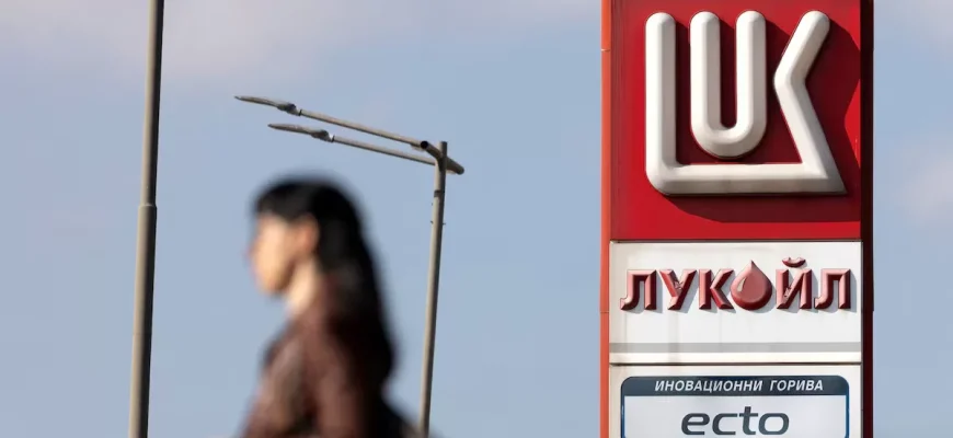 Колишній власник Pornhub зацікавився купівлею активів “Лукойлу”