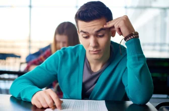 учень проходить іспит